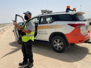 A worker at Abu-Dhabi Airport using Off Aerodrome Reporting.