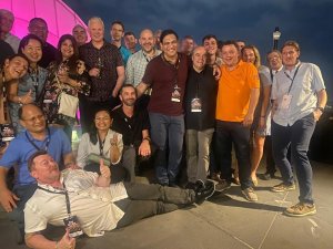 A crowd gathers for a photo at the World Birdstrike Association drinks reception